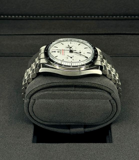Omega Speedmaster Moonwatch Professional 310.30.42.50.04.001 Image 2